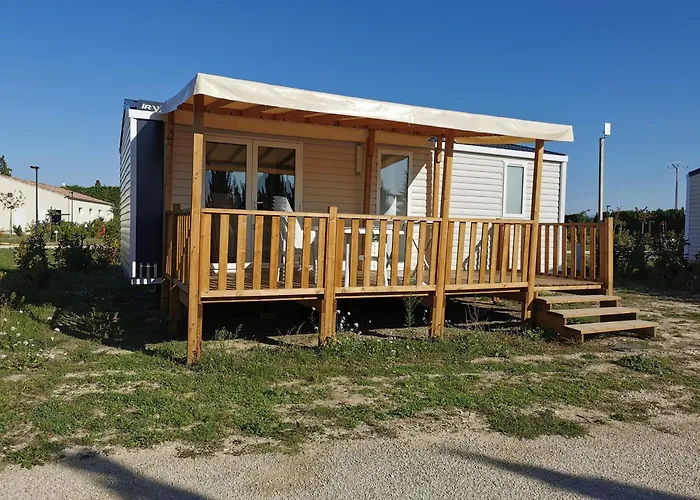 Camping Des Favards