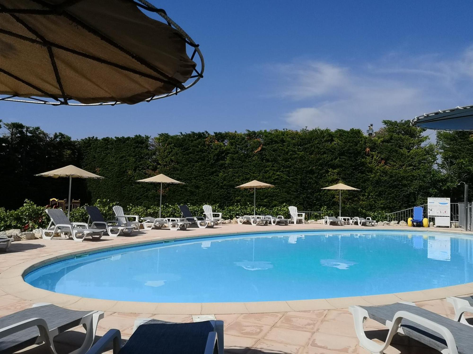 Camping Des Favards