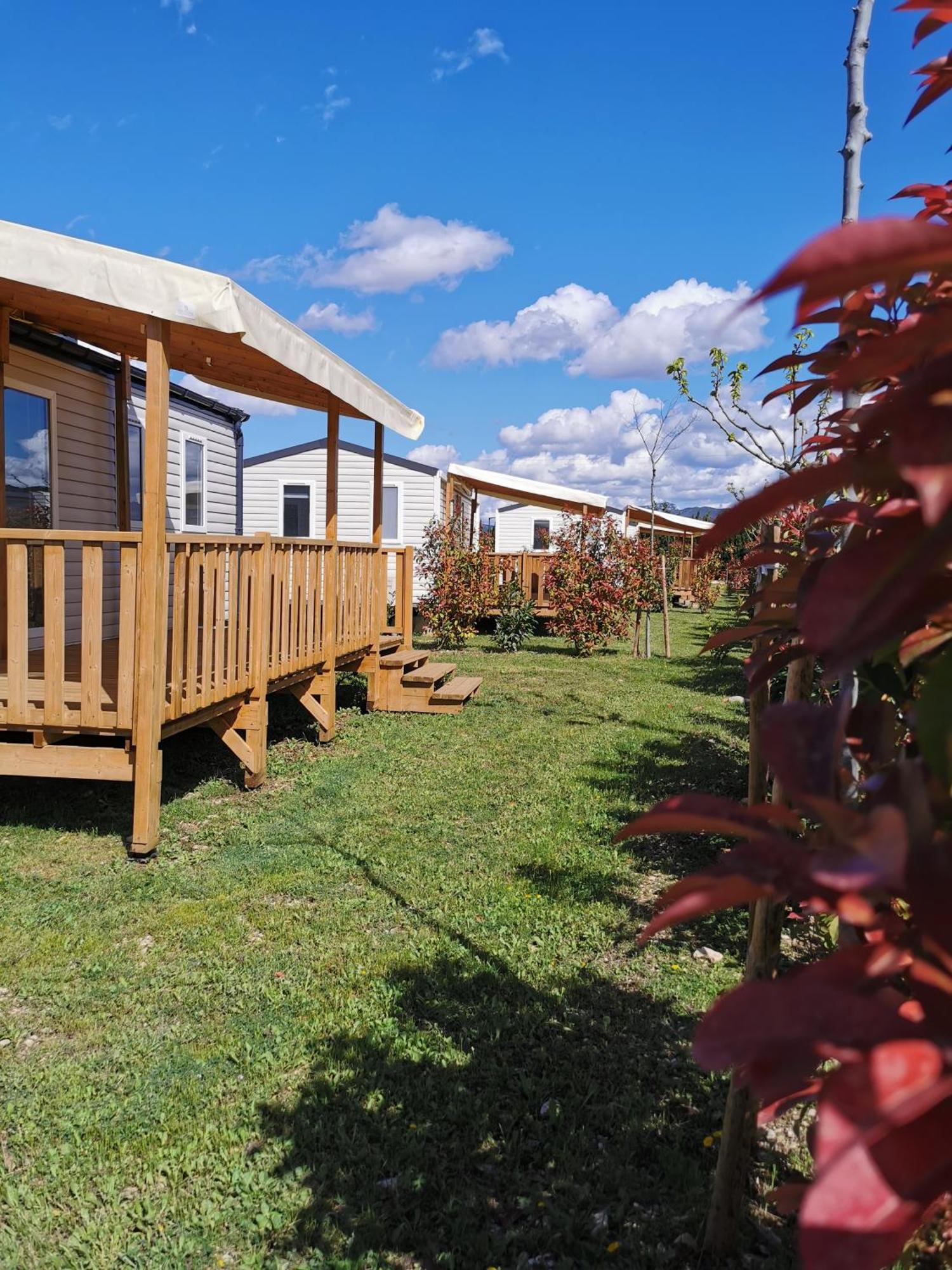 Camping Des Favards *